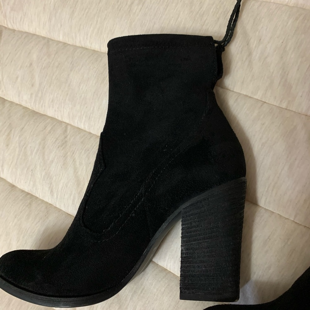 Dolce Vita Black Suede Tie Ankle Boots 8.5